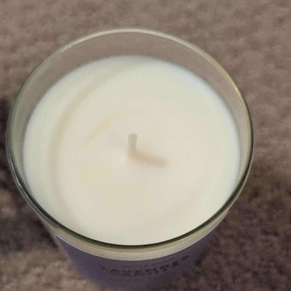 White Barn Lavender Vanilla Candle with Silver Leaf Design Candle Holder NWT - Picture 4 of 5